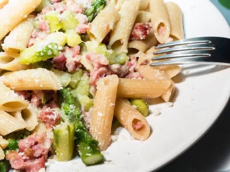 pasta salsiccia e asparagi