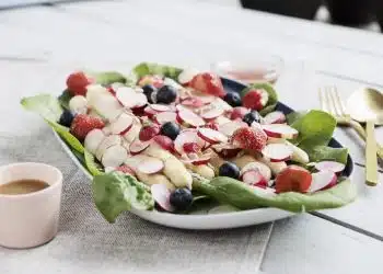 insalata di ravanelli fragole e asparagi
