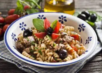 pasta fredda particolare con pesce spada