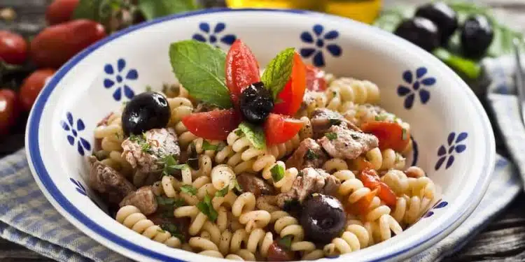 pasta fredda particolare con pesce spada