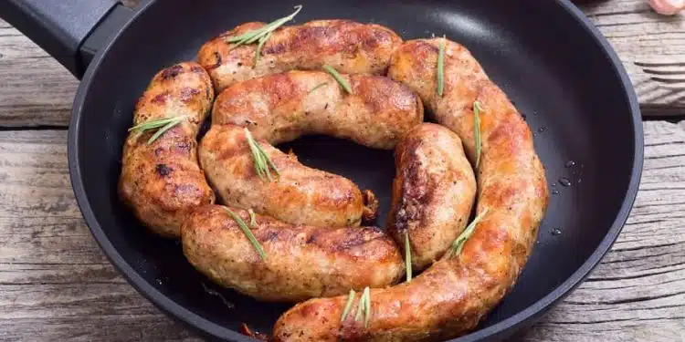 salsiccia di pollo e tacchino in padella