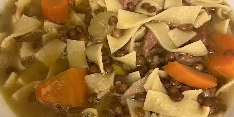 minestra con lenticchie avanzate e carote