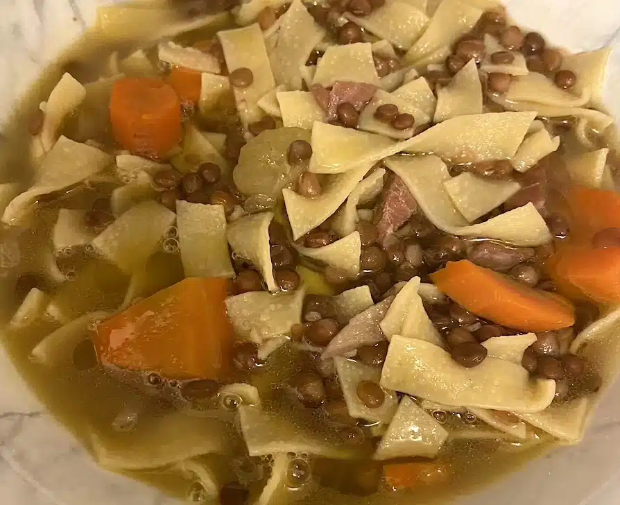 minestra con lenticchie avanzate e carote