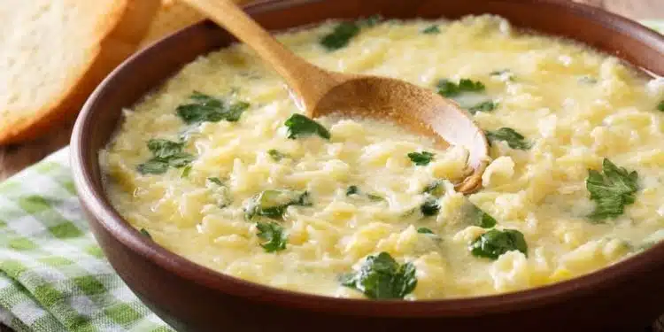 pasta con stracciatella in brodo