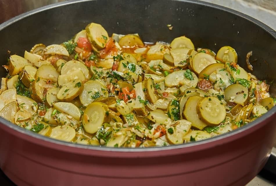 Zucchine al pomodoro e prezzemolo in padella veloci e appetitose ...