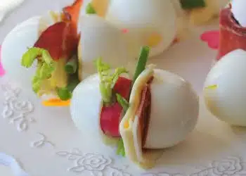 uova sode ripiene di ravanelli speck e formaggio