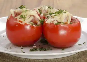 pomodori ripieni di pancetta e formaggio
