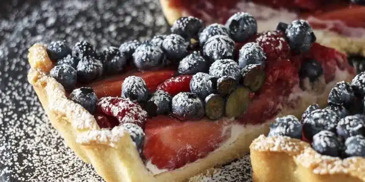crostata di fragole con pasta frolla pronta