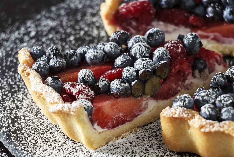 crostata di fragole con pasta frolla pronta