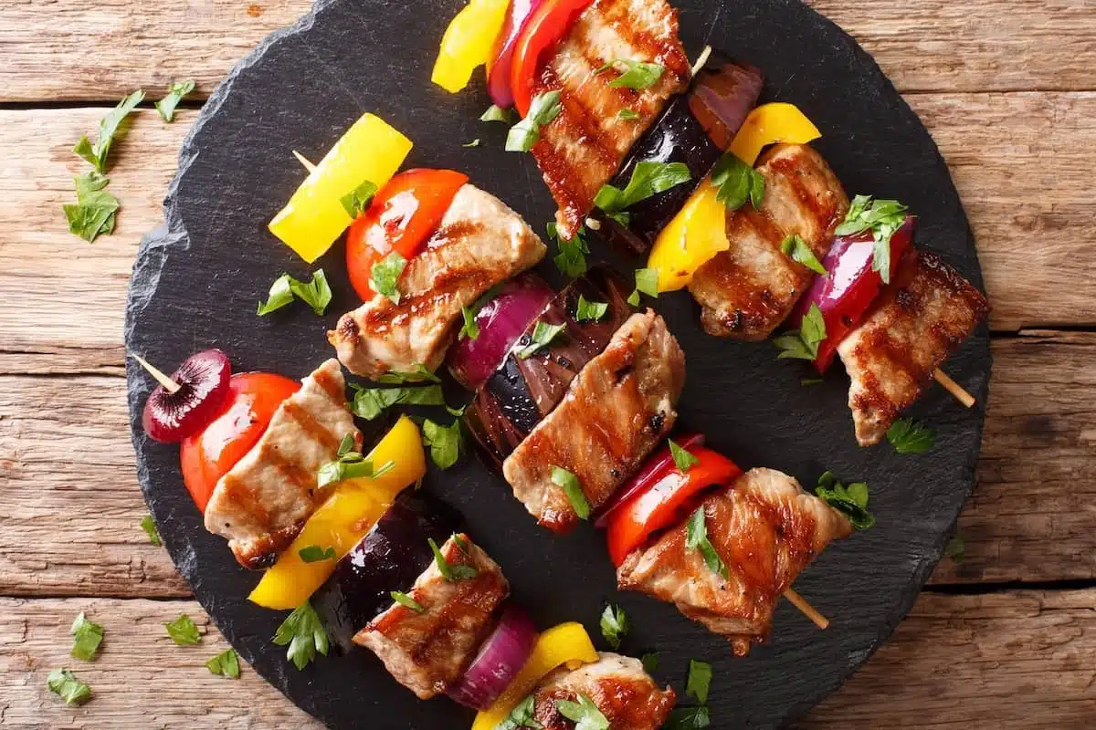 spiedini di kebab di maiale fatti in casa