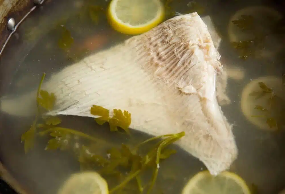 cucinare le ali di razza lesse