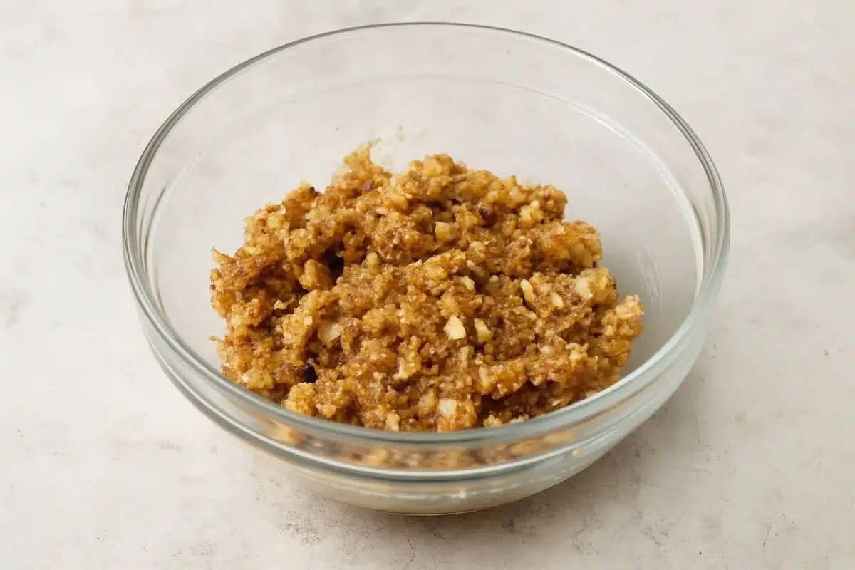 impasto biscotto con nocciole