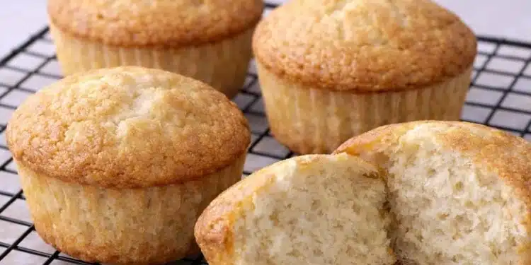 Muffini in friggitrice ad aria appena sfornati