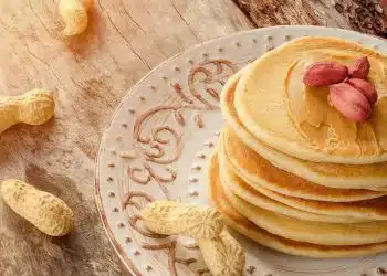 pancakes già pronti con crema di arachidi