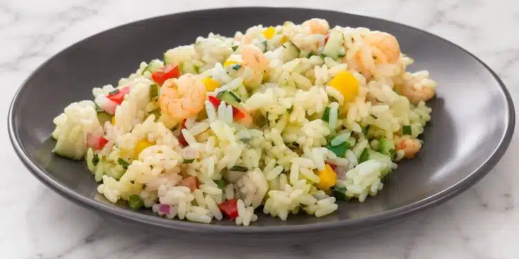 riso freddo con peperoni e gamberetti