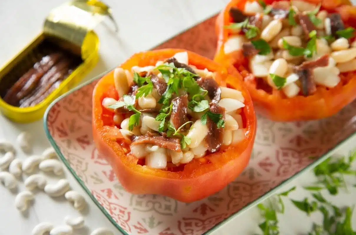 pomodori ripieni freddi con cannellini e acciughe